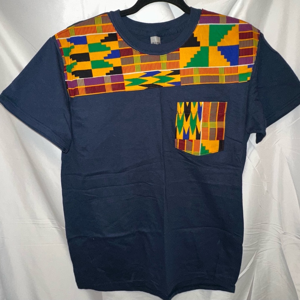 Men’s Navy Blue Gildan Kente African print t-shirt with a front pocket Size Med